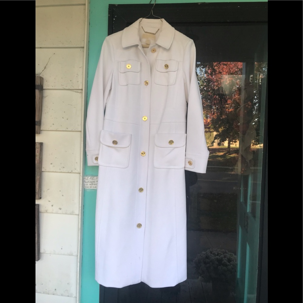 Beautiful white Michael Kors coat. Unworn.